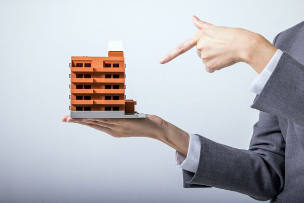 マンションを賃貸にするデメリット　マンション模型
