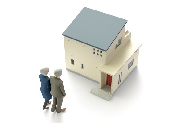 相続した実家に住まないならどうする？処分方法と税金の知識